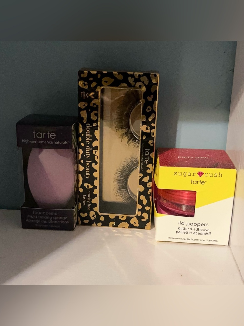 Tarte sponge, lashes and lid popper glitter set